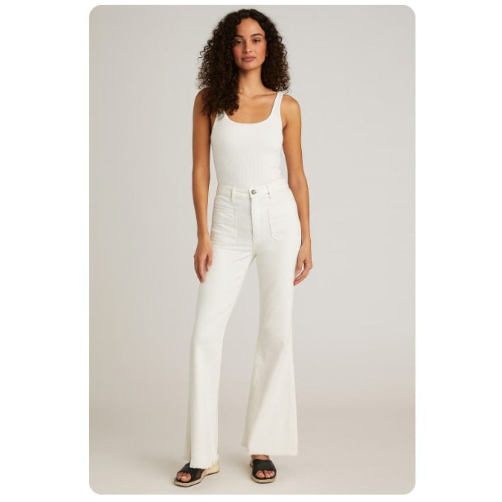 Tractr Jeans NWT White Flare Denim Cotton Mid Rise Slim Fit Raw Hem Size 8 29